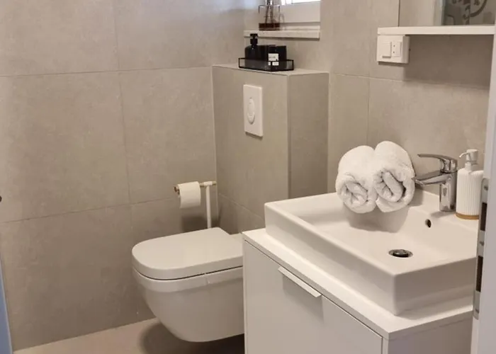 Sara With Sea View Apartmán